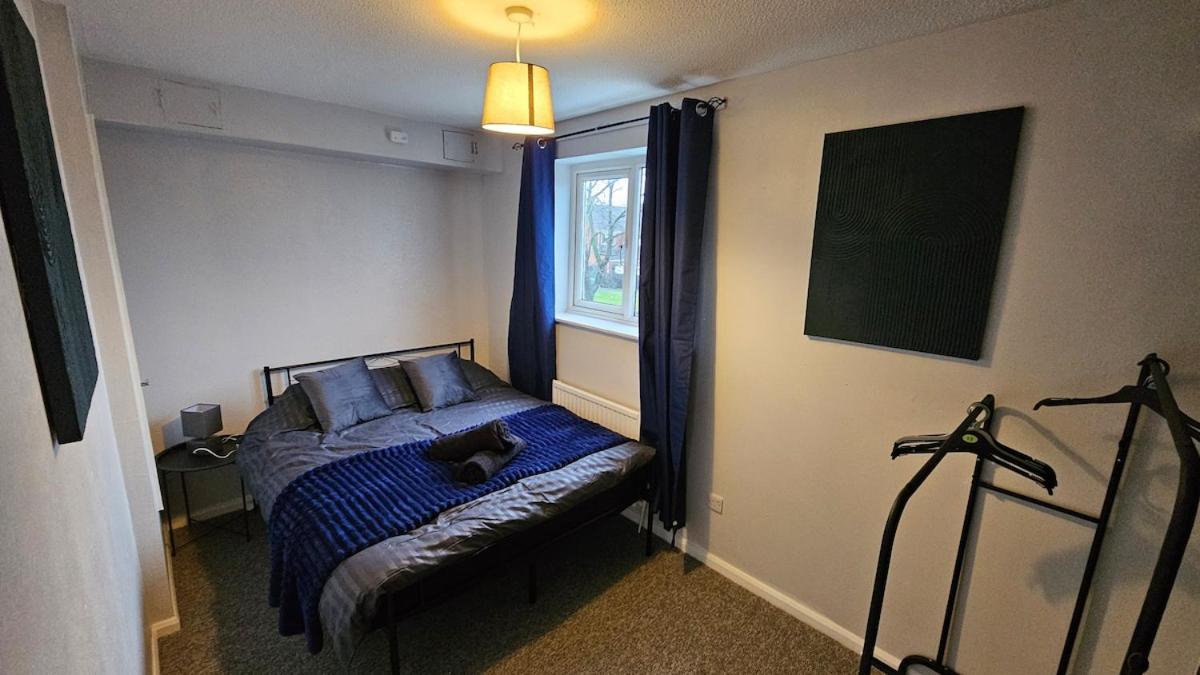 4 bedroom, 2 bathroom house