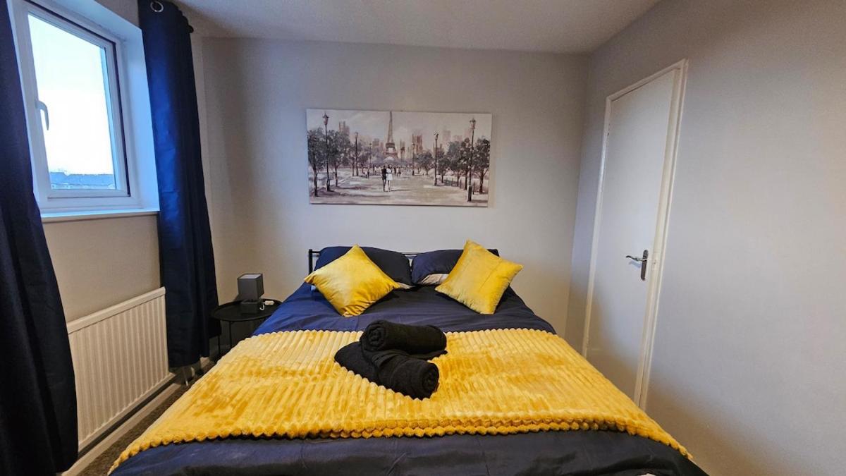 4 bedroom, 2 bathroom house