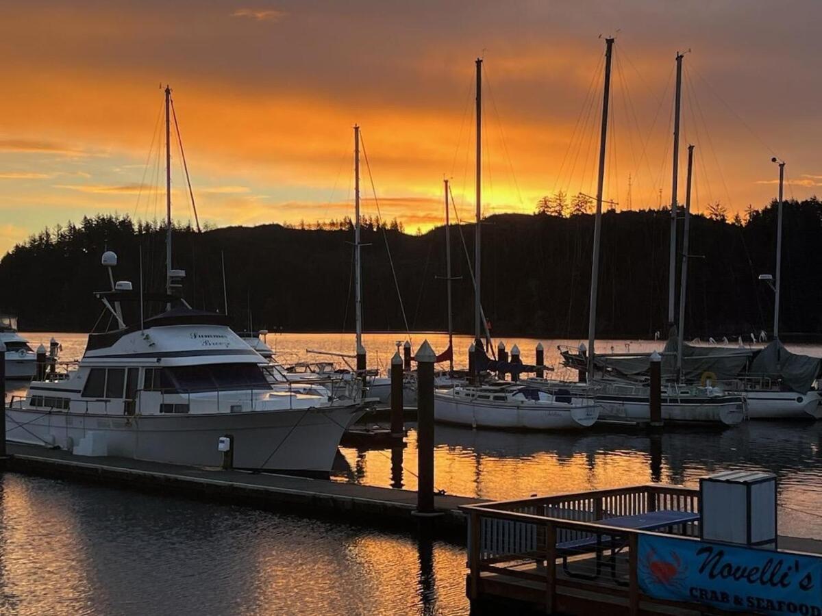 Cozy Harborside Condo, Florence