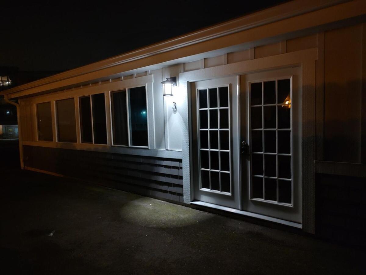 Cozy Harborside Condo, Florence