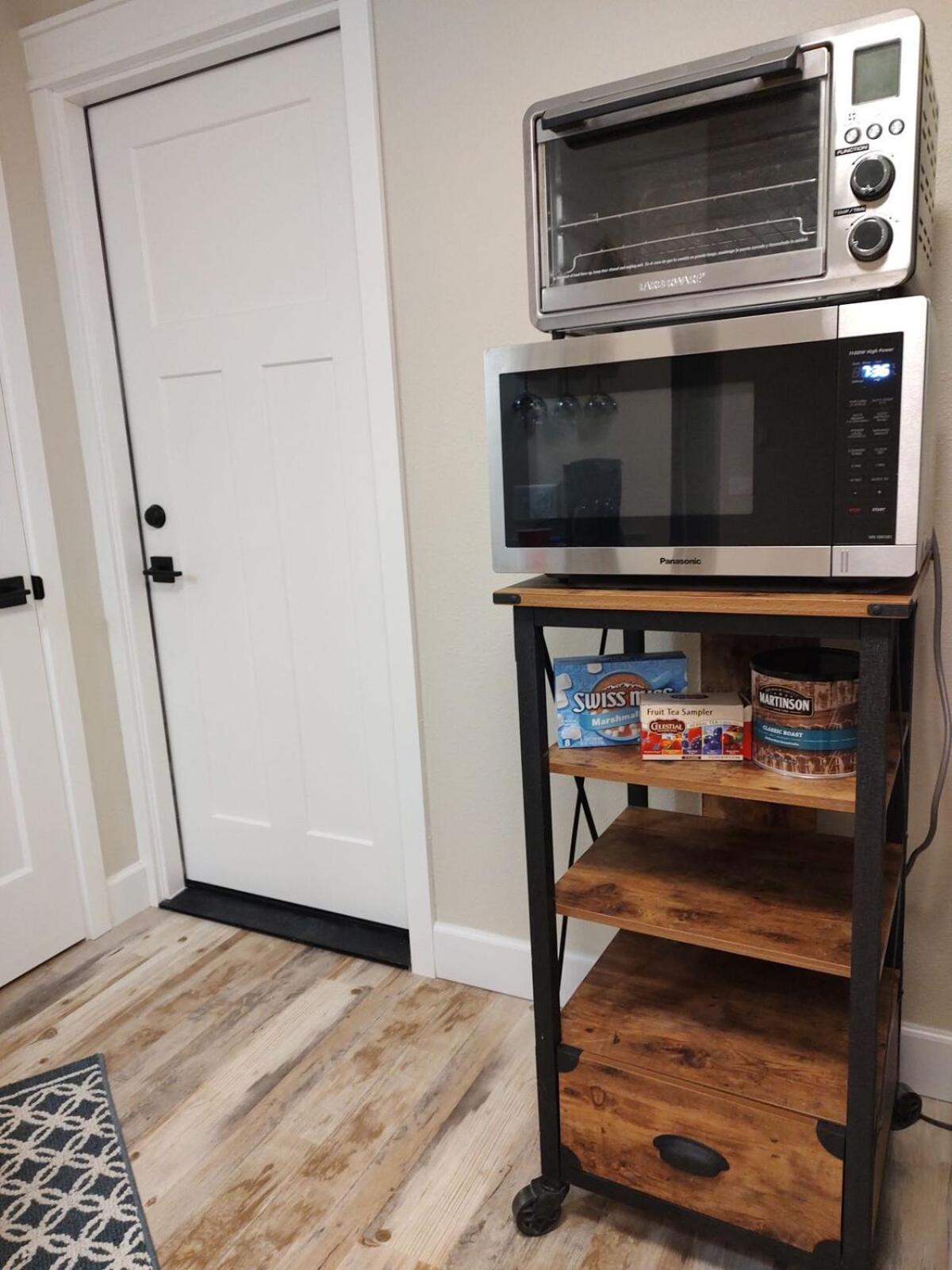 Cozy Harborside Condo, Florence