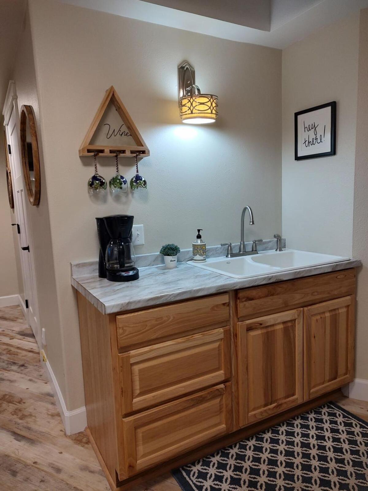 Cozy Harborside Condo, Florence