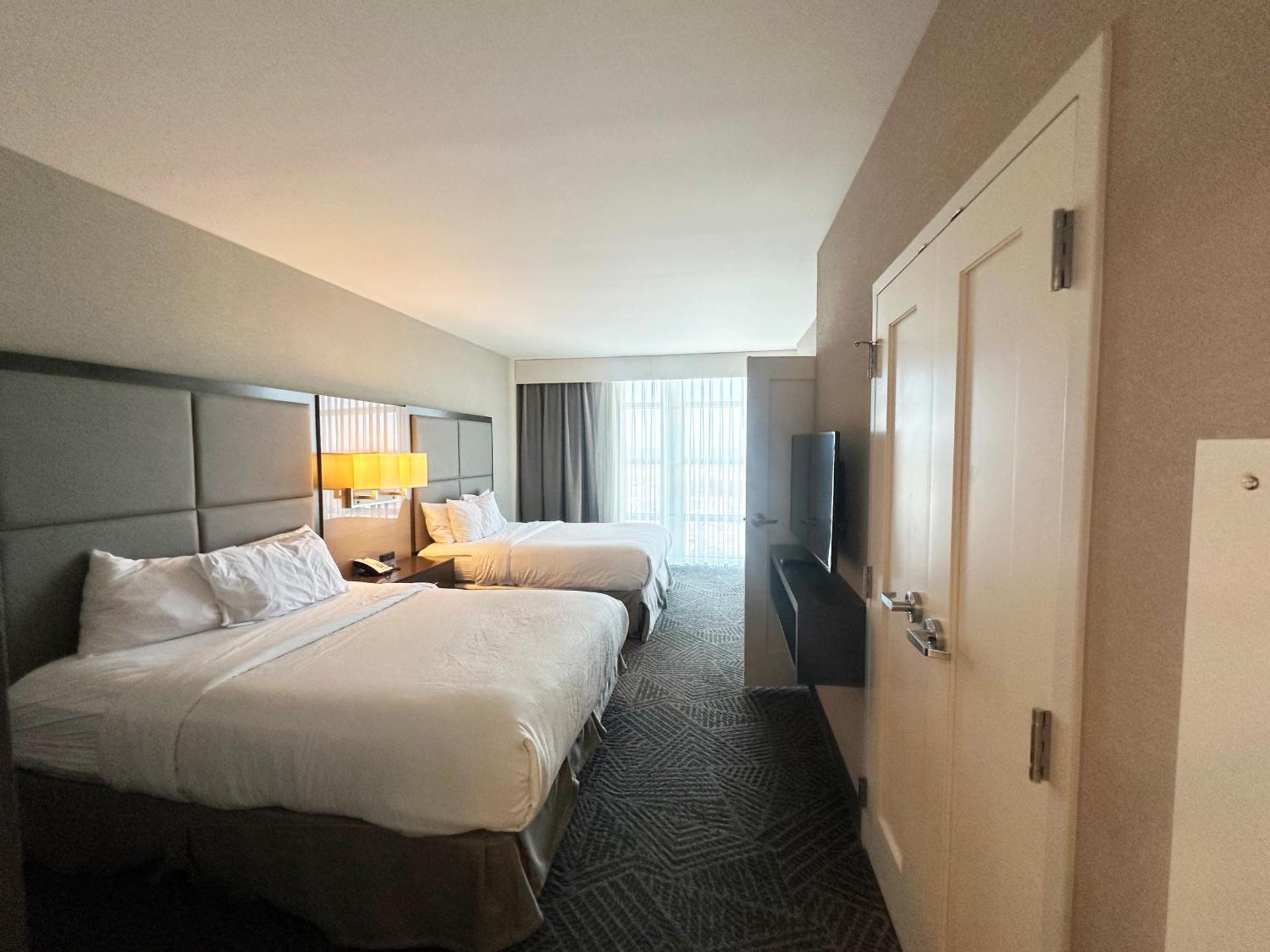 Two-Room Suite with Two Queen Beds - Hearing Accessible