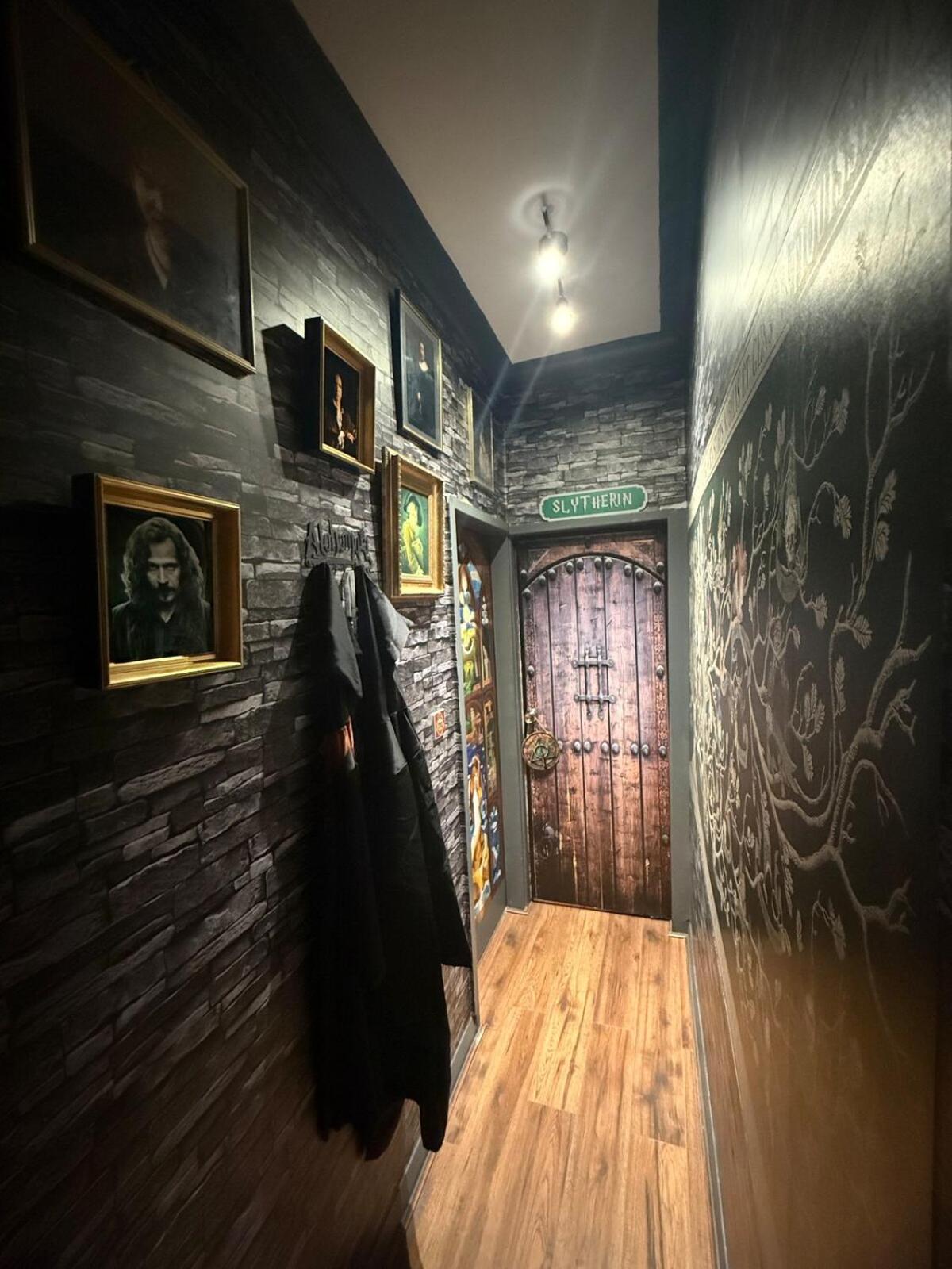 Gryffindor Common Room- Warner Bros Studios & London