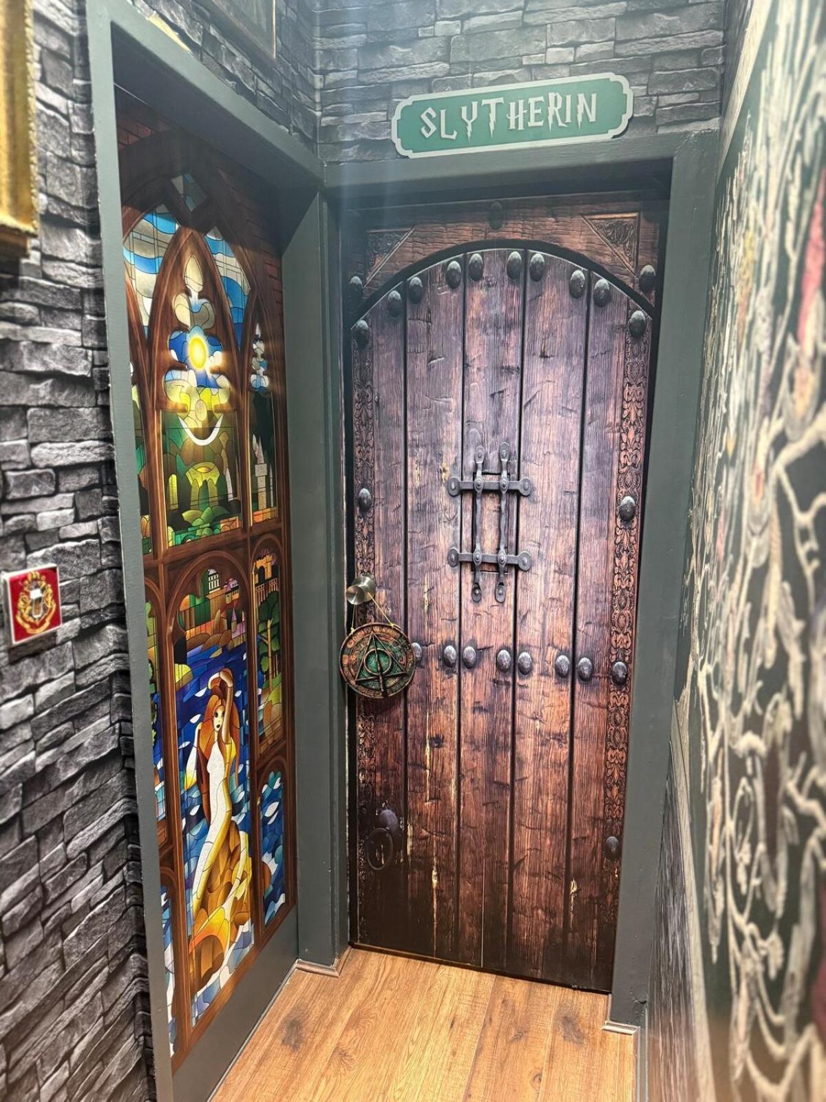 Gryffindor Common Room- Warner Bros Studios & London