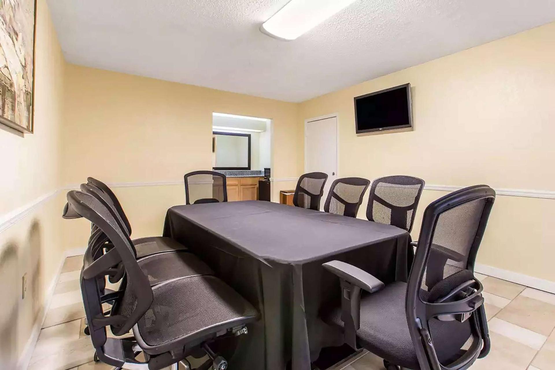 Meeting/conference room