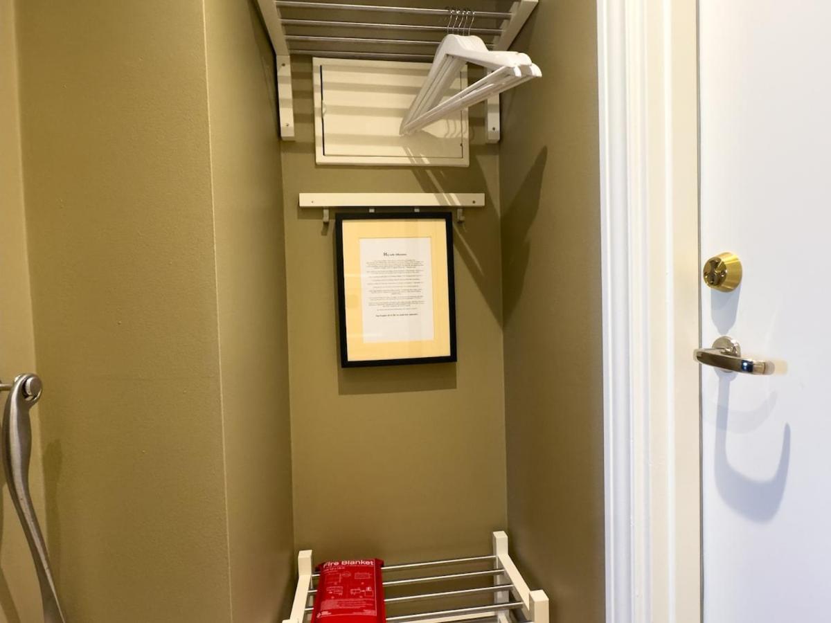 Trerummare med panoramautsikt och balkong i Visby innerstad