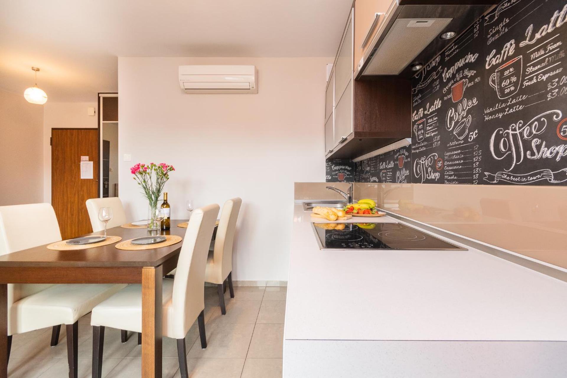 APARTAMENTY MIERZEJA -BALTIC PARK STEGNA, Przyjazne zwierzętom, 500 m od plaży, Bezpłatny Meleks