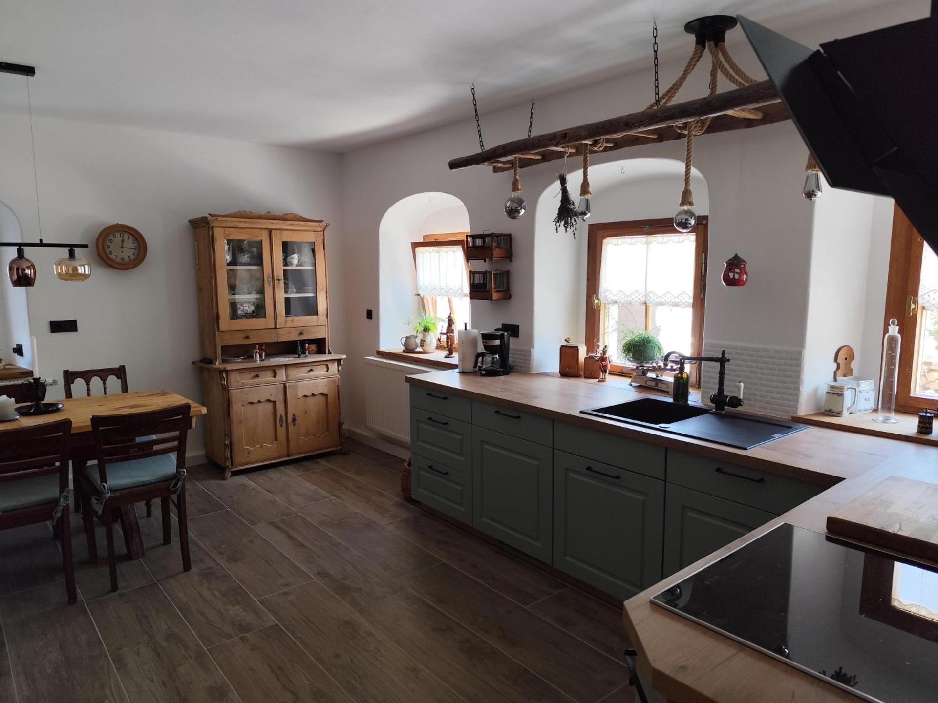 Kitchen or kitchenette