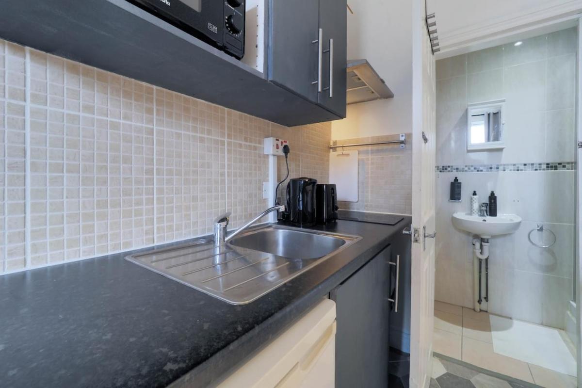 S4 Cozy Full Modern Studio In Kilburn With Kitchen