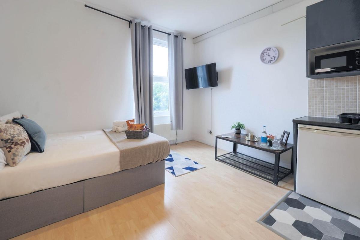 S4 Cozy Full Modern Studio In Kilburn With Kitchen