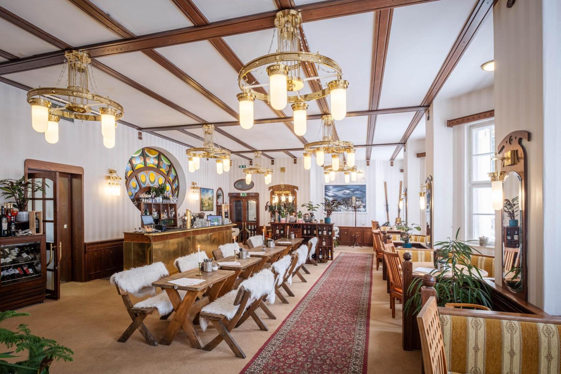 Restaurant/places to eat