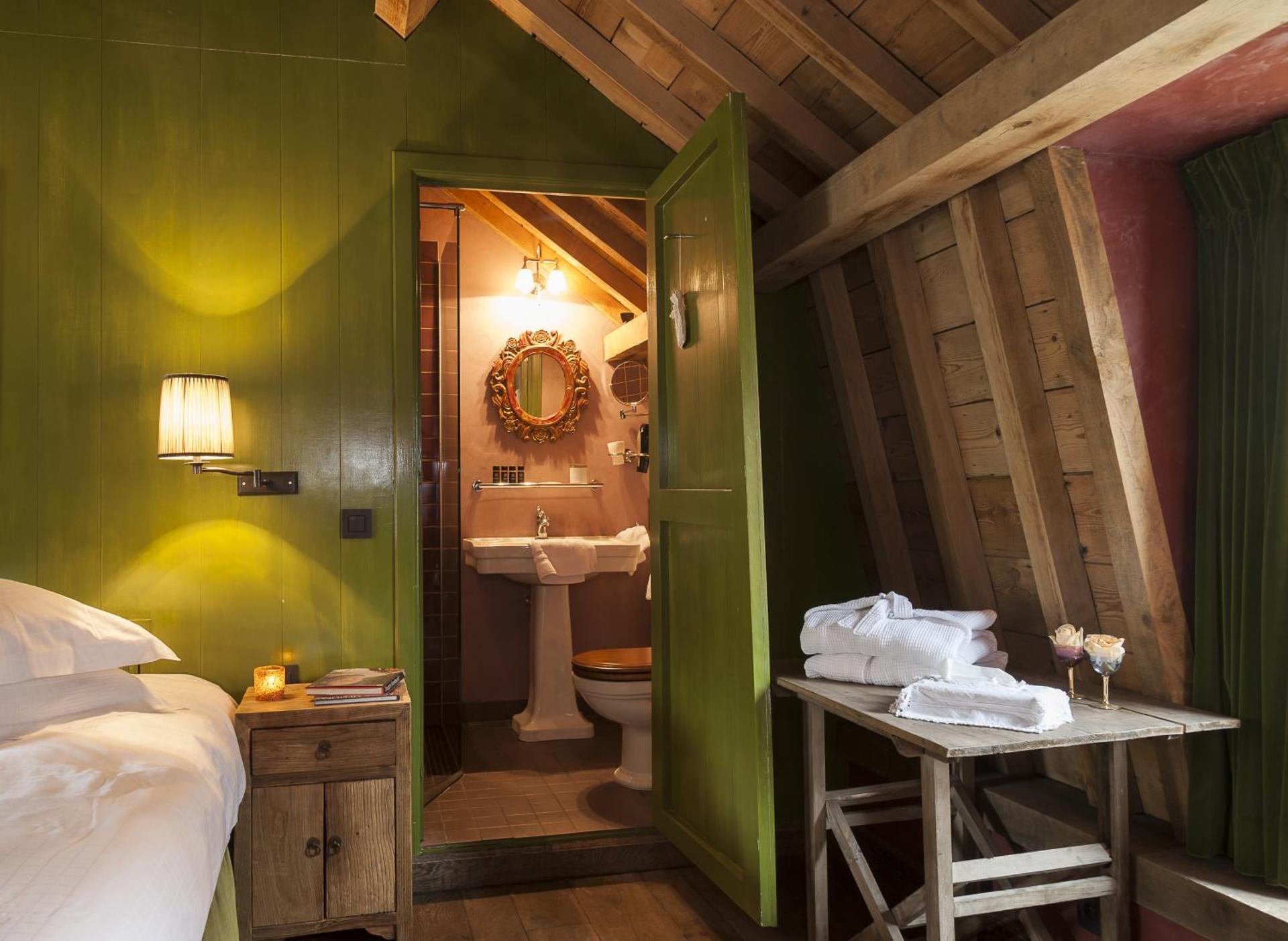 Deluxe Suite with Canal View