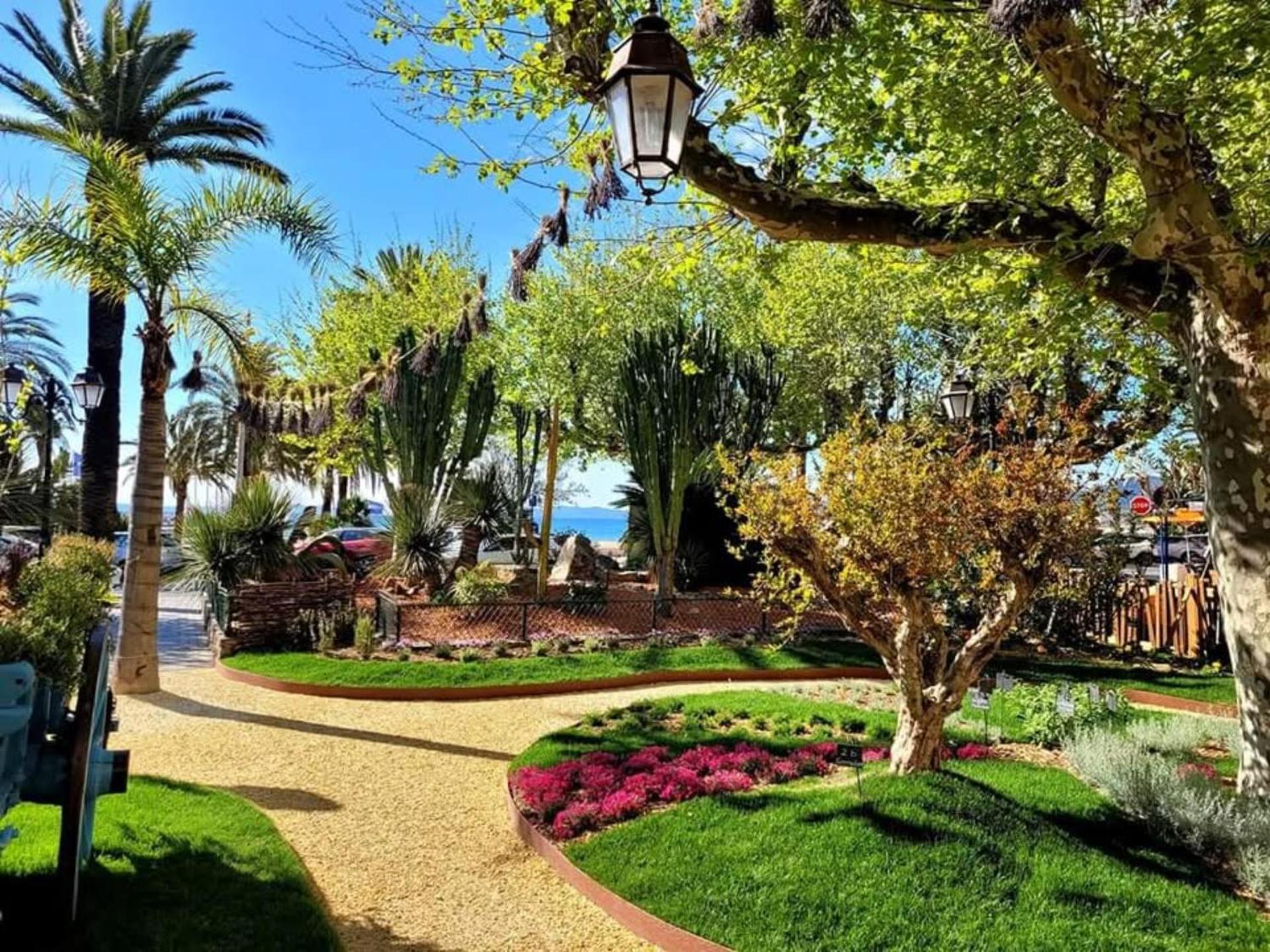 Appartement pieds dans l’eau Vue Mer Bormes Les Mimosas