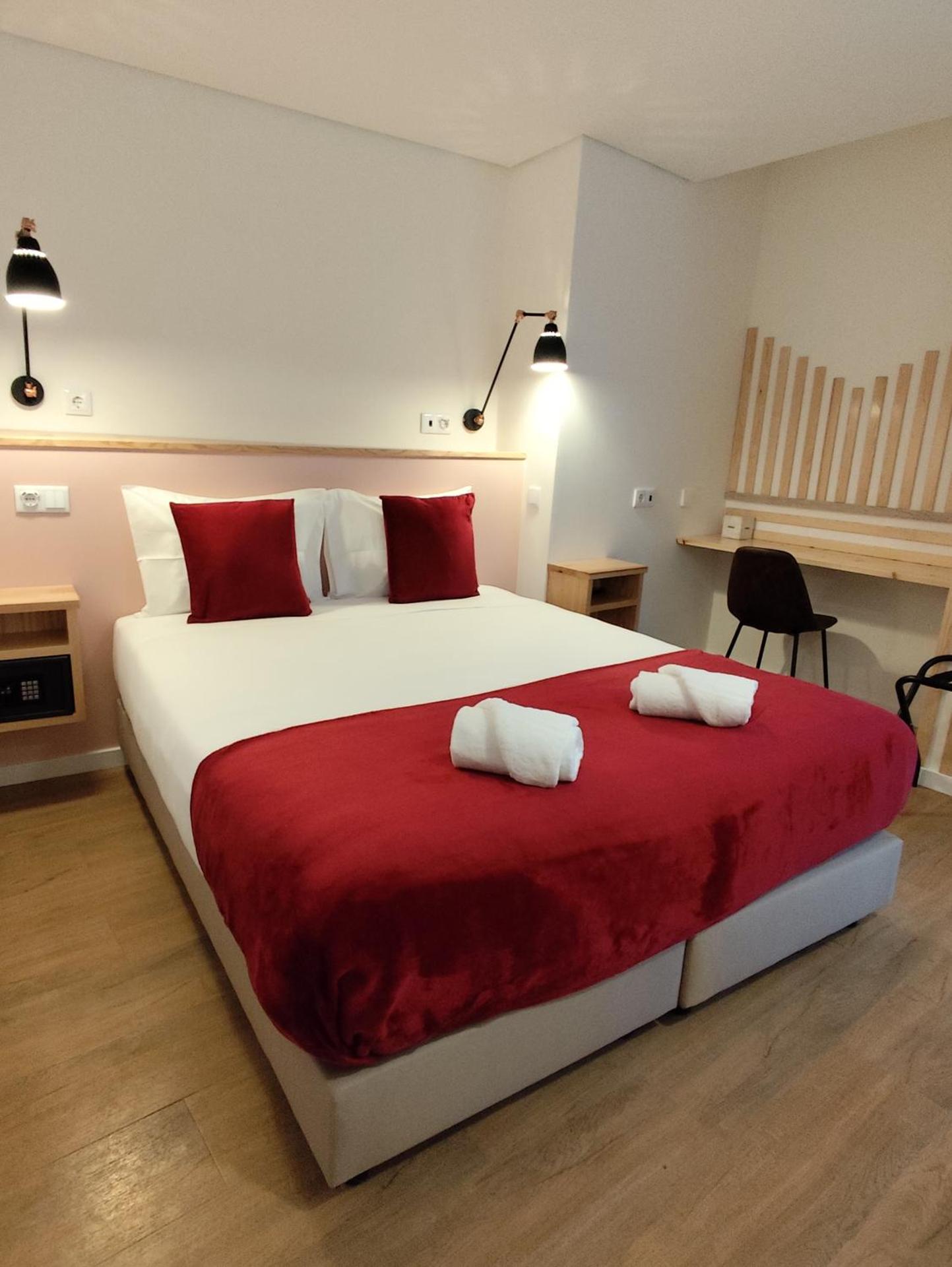 Bacalhoeiros 125 Hotel