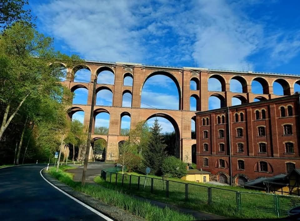 Ferienwohnung "Blick Mylau" - Nähe Freizeitpark Plohn & weltgrößter Ziegelsteinbrücke