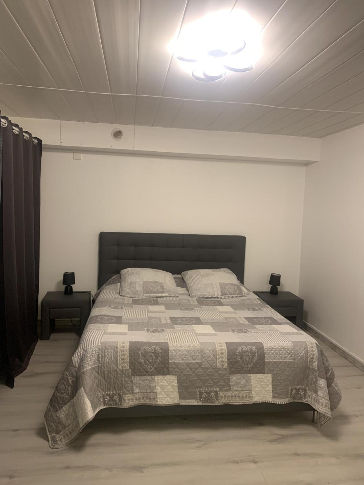 Appartement dans maison à Corbelin proche Walibi