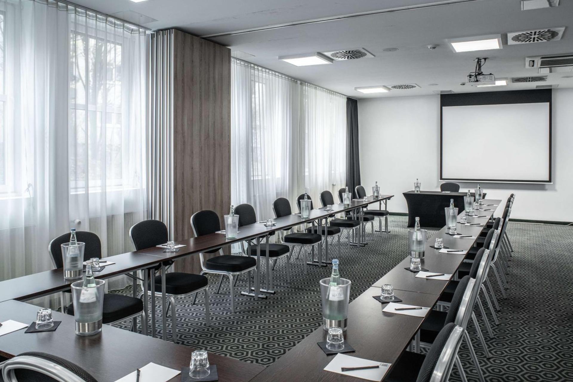 Meeting/conference room