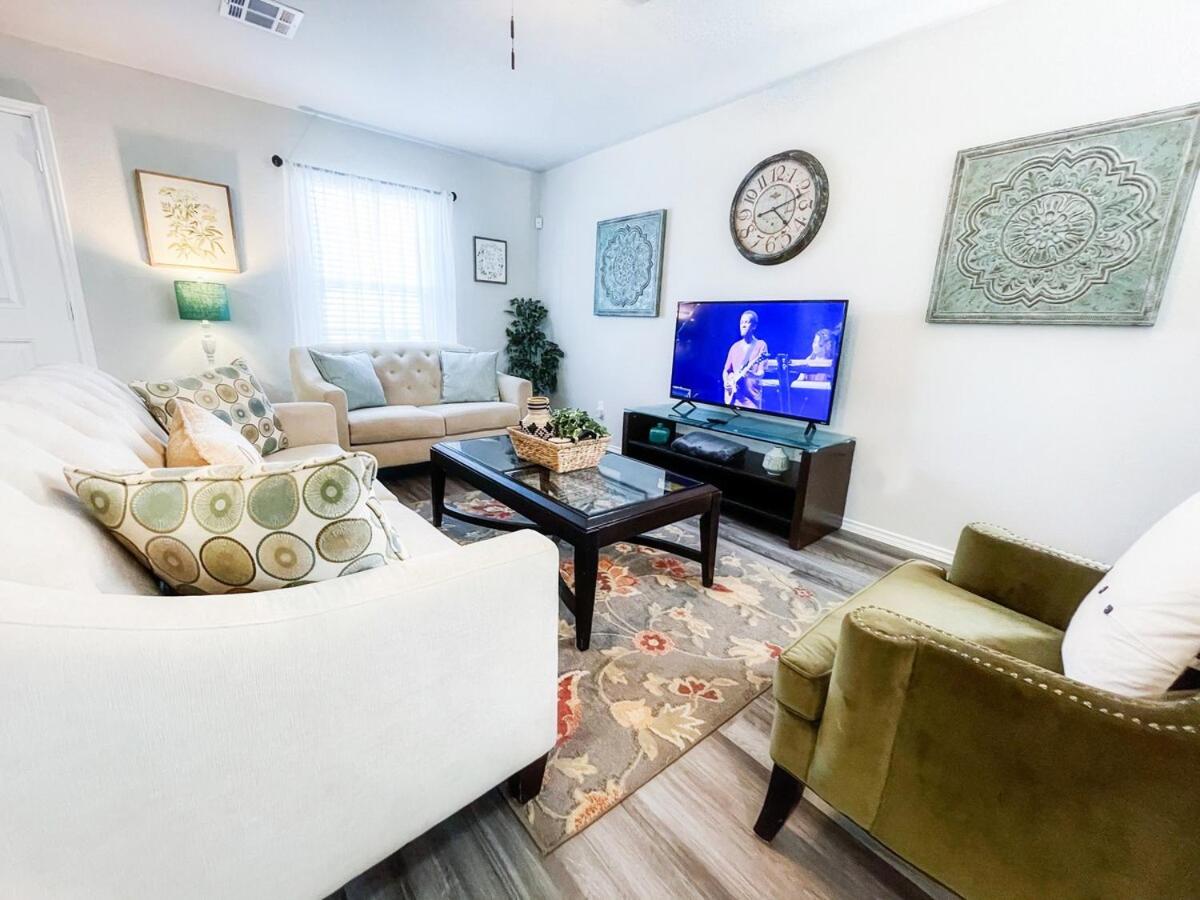 Family Cottage Cozy Family Gem near SeaWorld Lackland