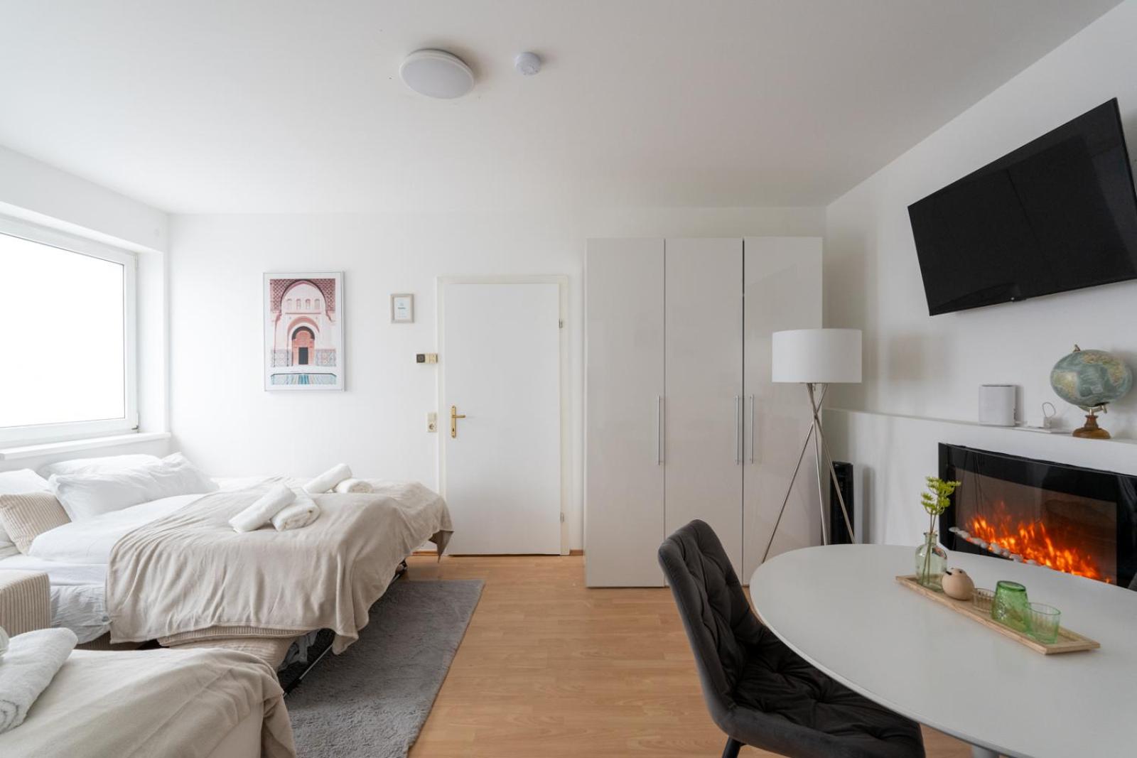 Communal lounge/ TV room