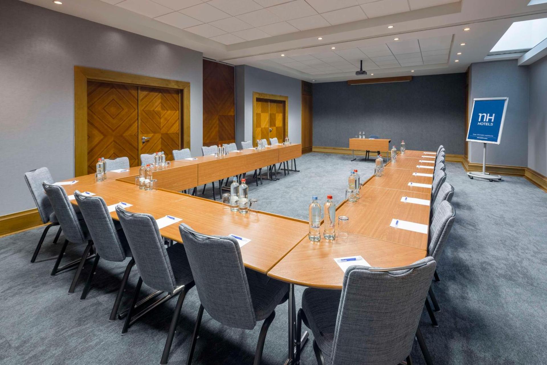 Meeting/conference room