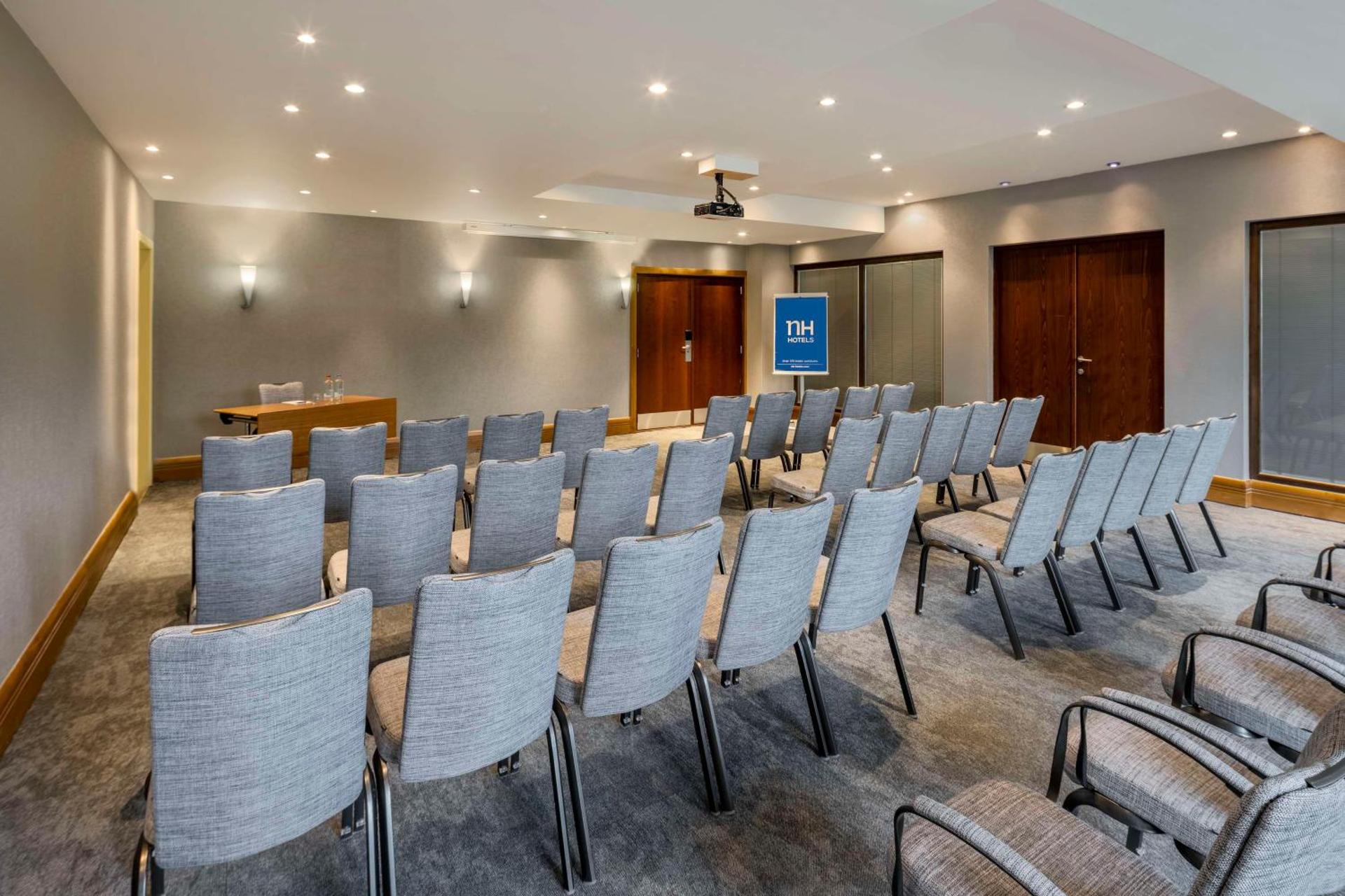 Meeting/conference room