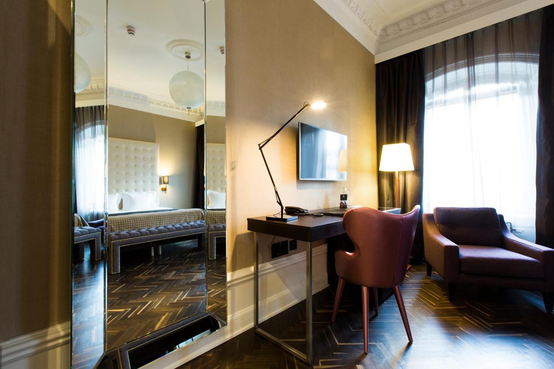 Photo of the whole room