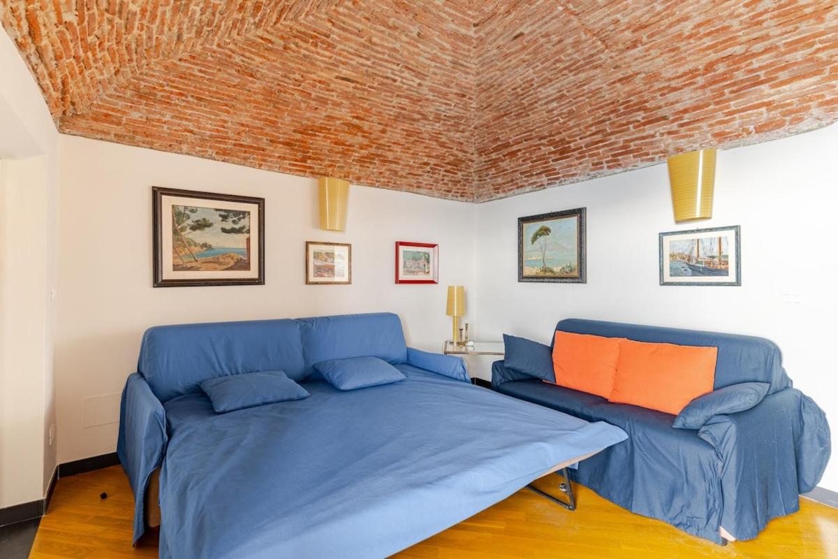 Sea View Suite - Sleeps 3 - Free Parking