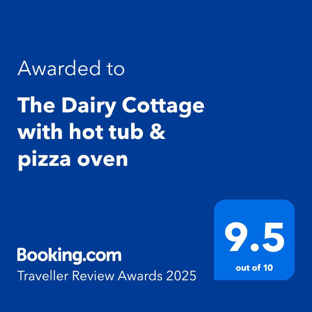 The Dairy Cottage with hot tub & pizza oven