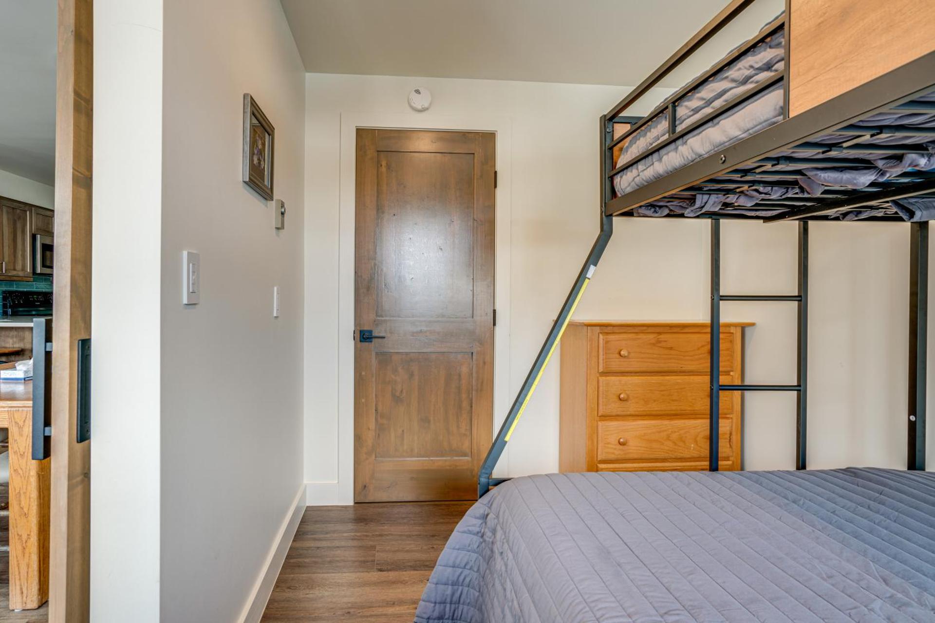 Hot Tub Access Bright Breckenridge Condo