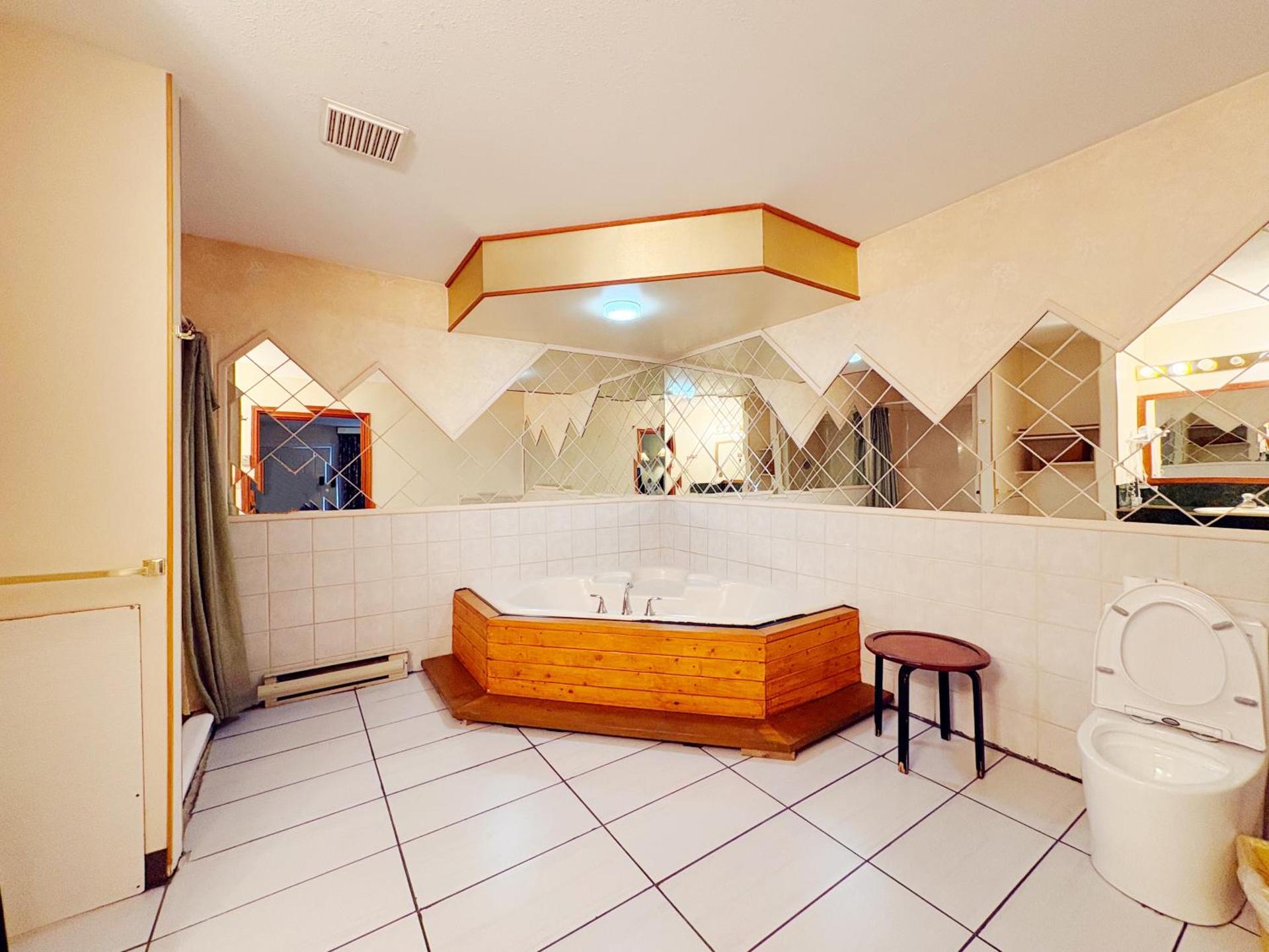 King Suite with Spa Bath