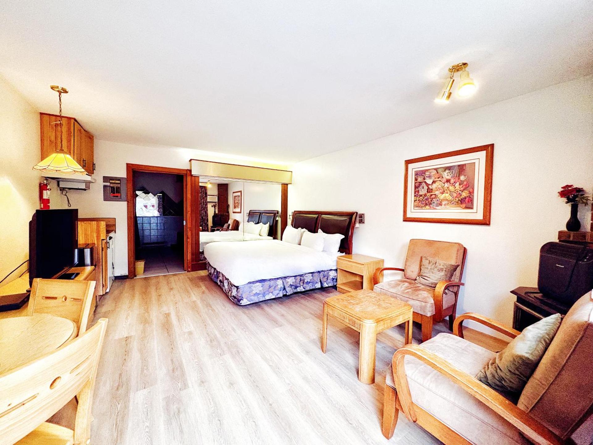 King Suite with Spa Bath