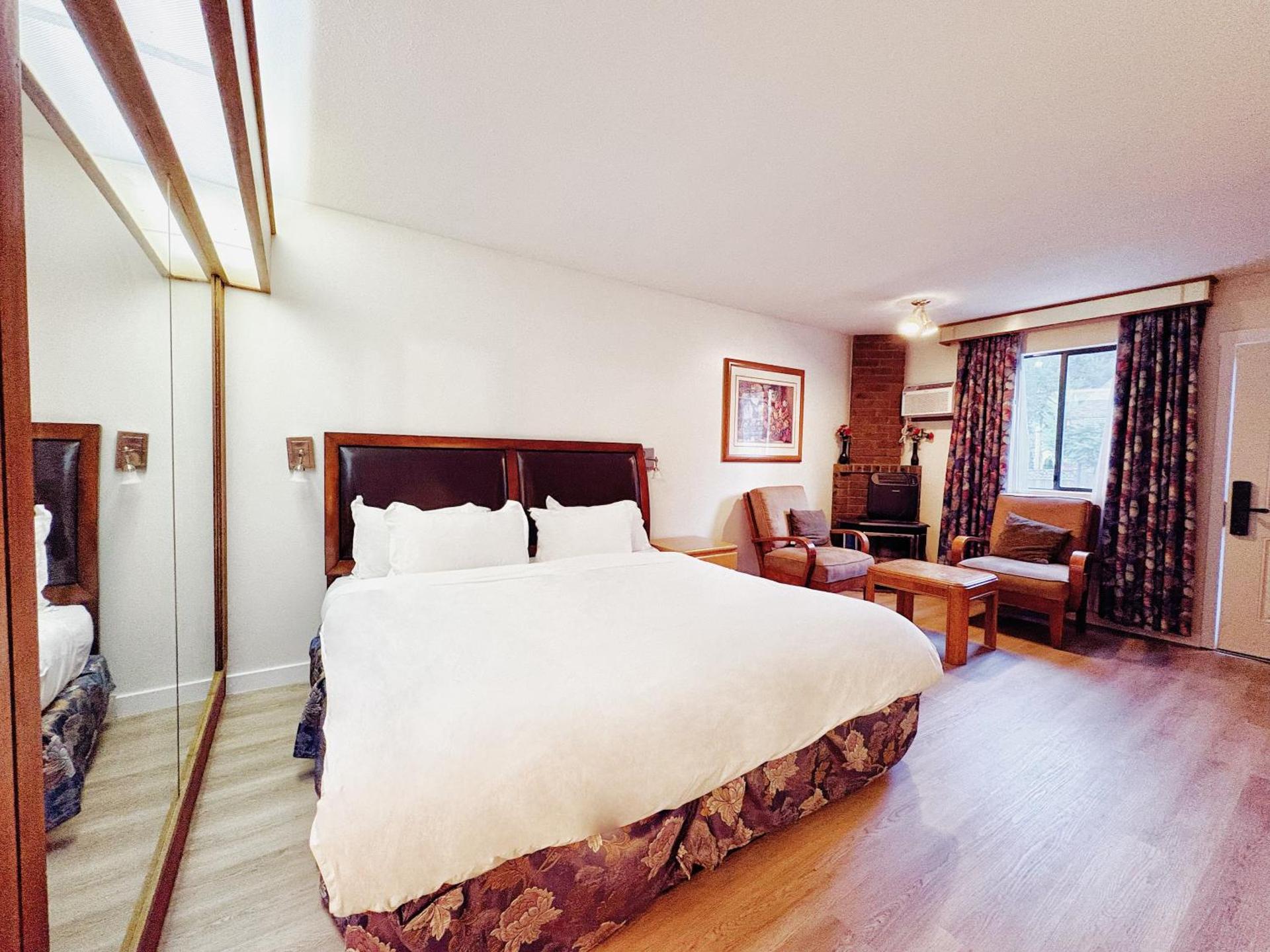 King Suite with Spa Bath