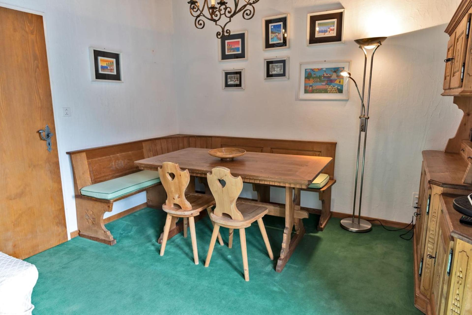 Communal lounge/ TV room