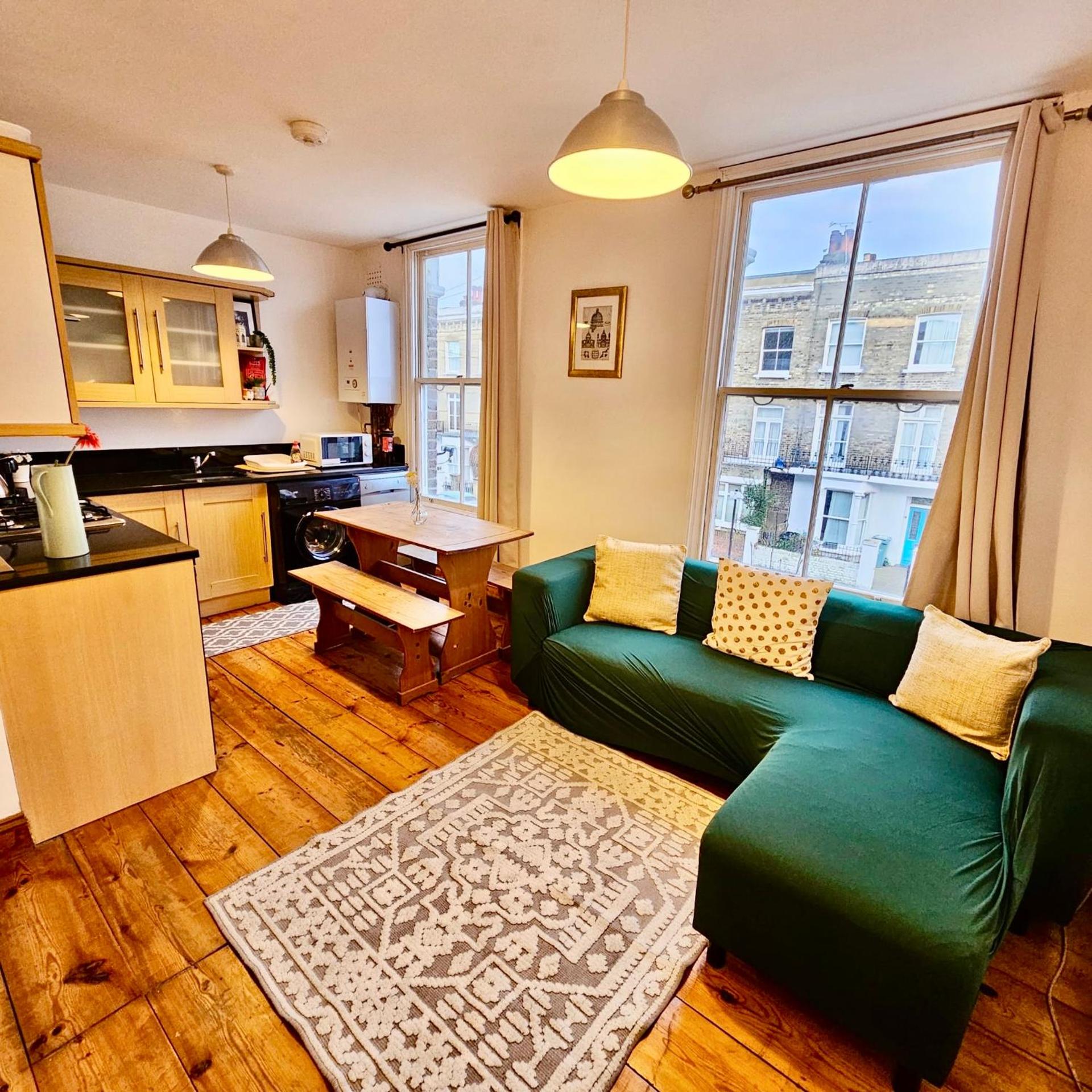 Lovely 1 Bed Apartment 2 min to Station