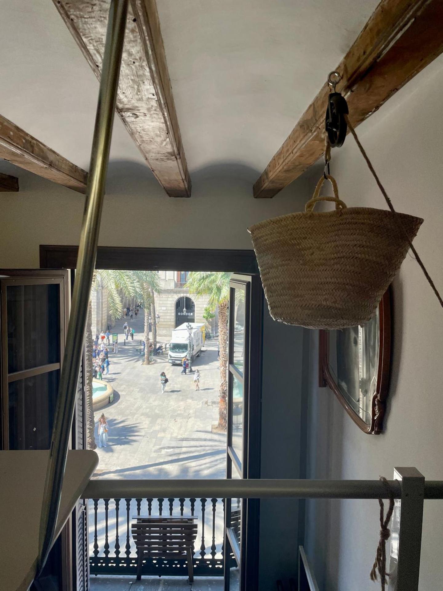 Barcelona Classic Plaza Real Apartments