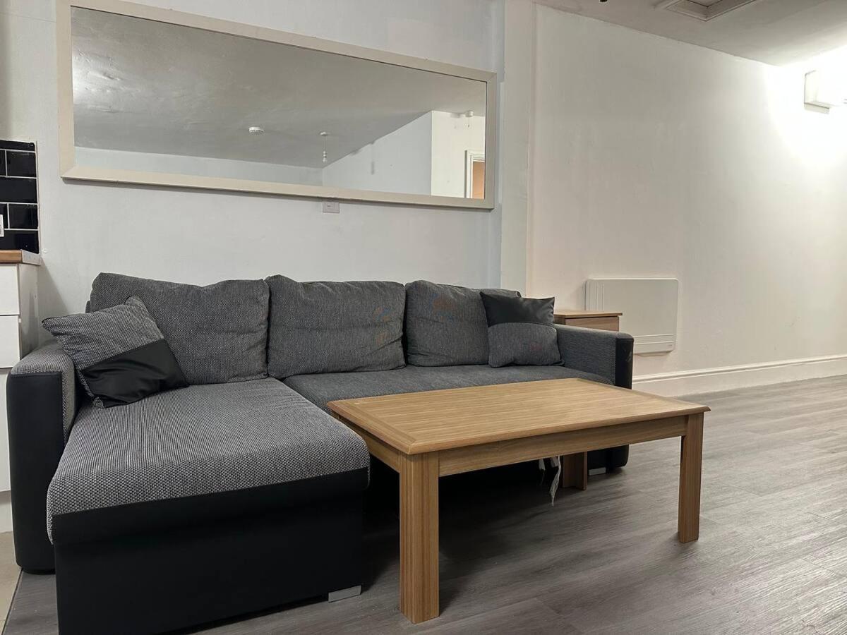 one bedroom apartment