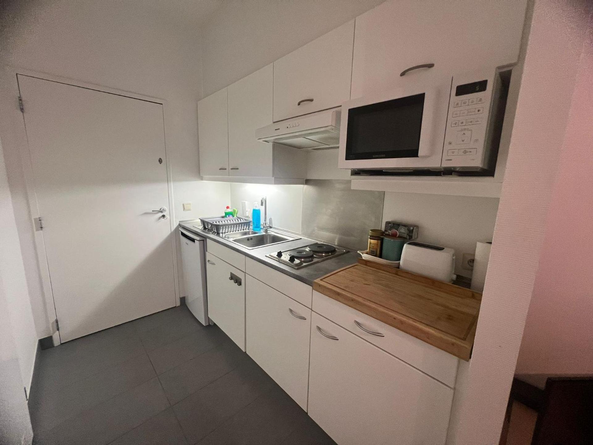 Kitchen or kitchenette