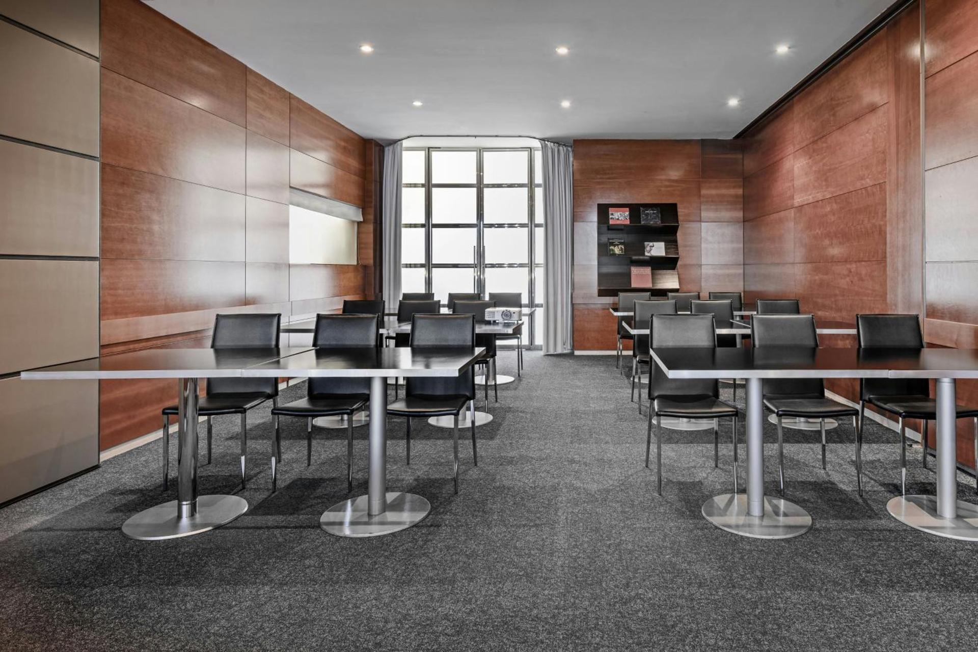 Meeting/conference room