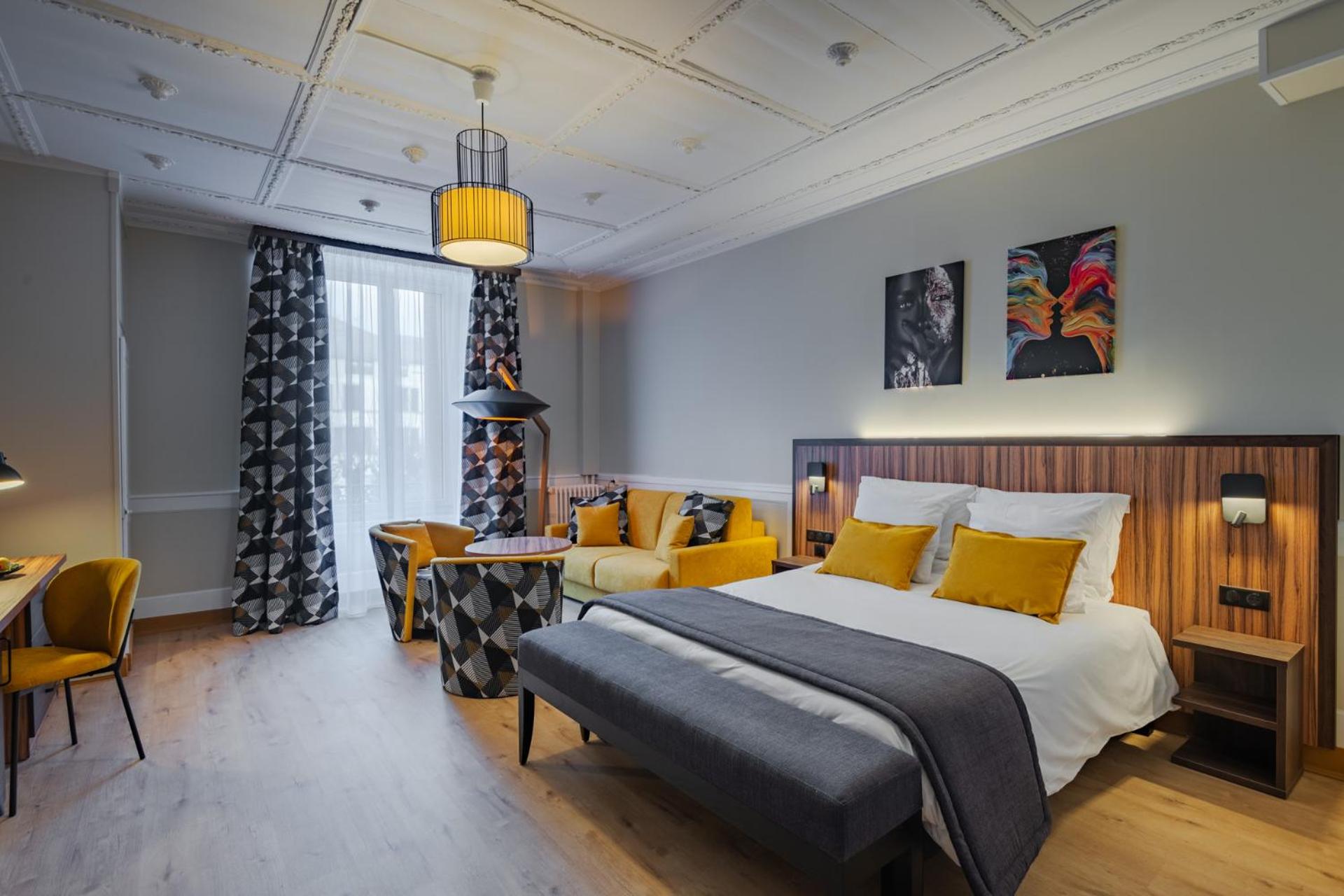 Photo of the whole room