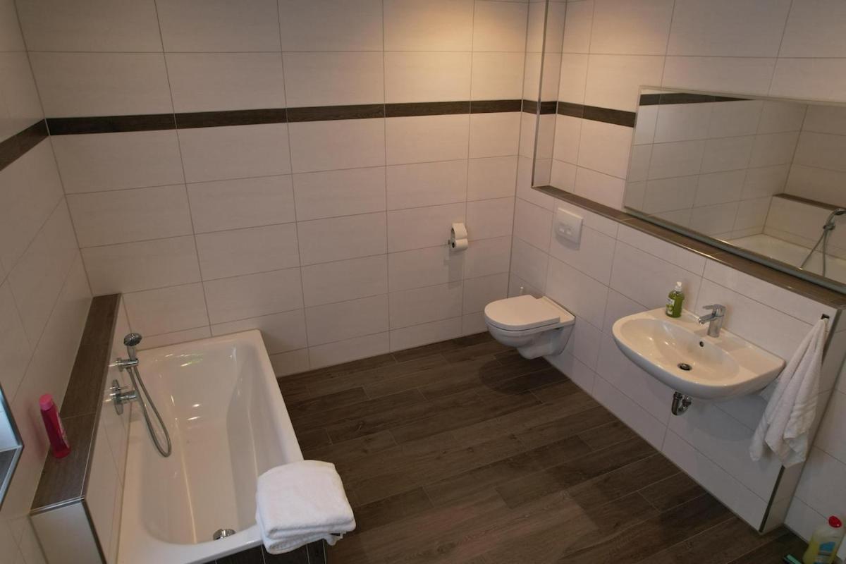 Komplettes Haus Modern 2024 eröffnet