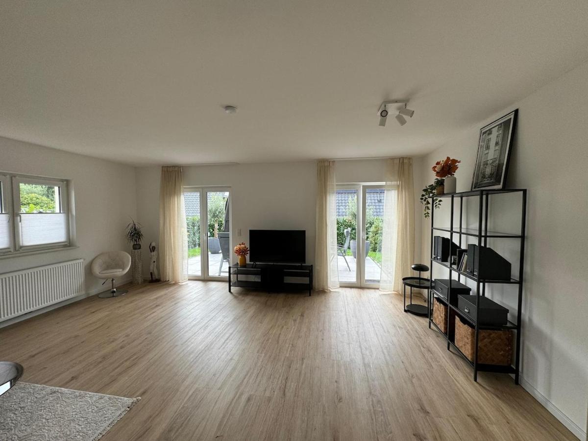 Komplettes Haus Modern 2024 eröffnet