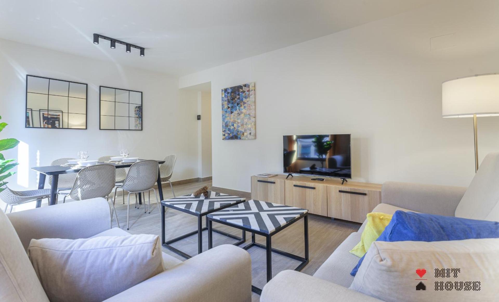 Communal lounge/ TV room