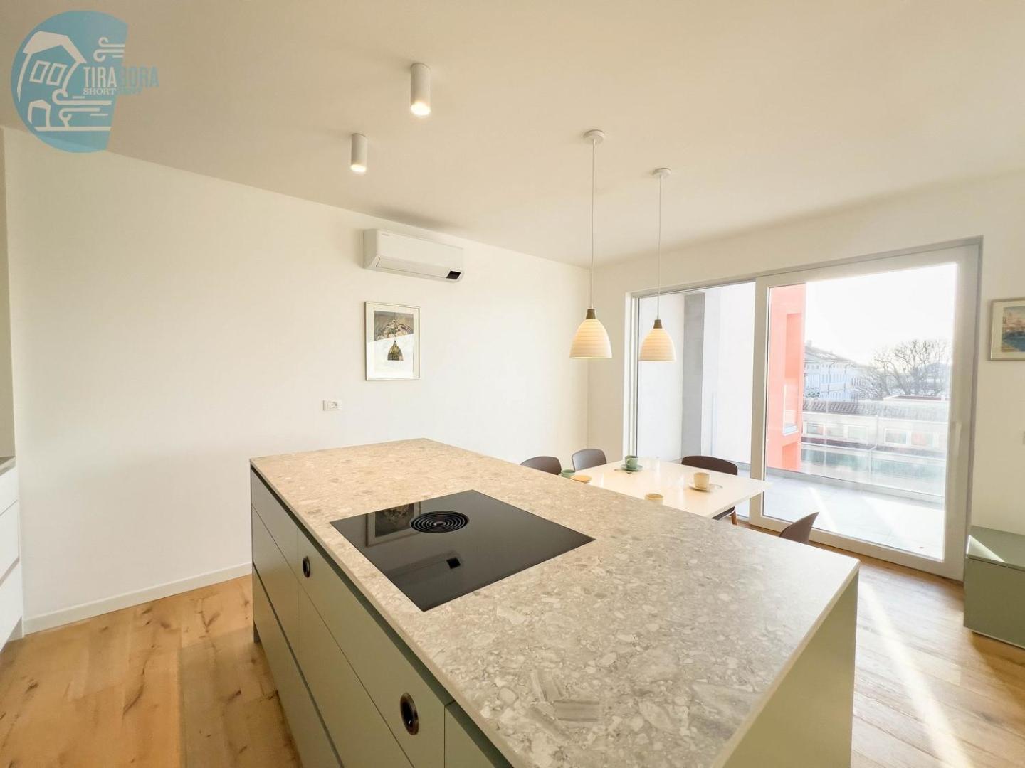 Blue Life 3b Tirabora Short Rent