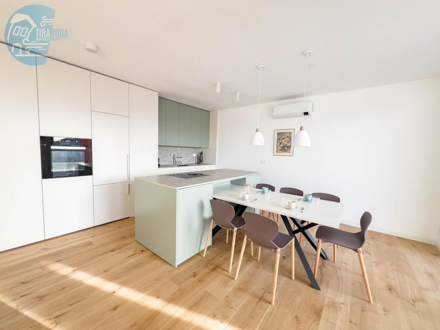 Blue Life 3b Tirabora Short Rent