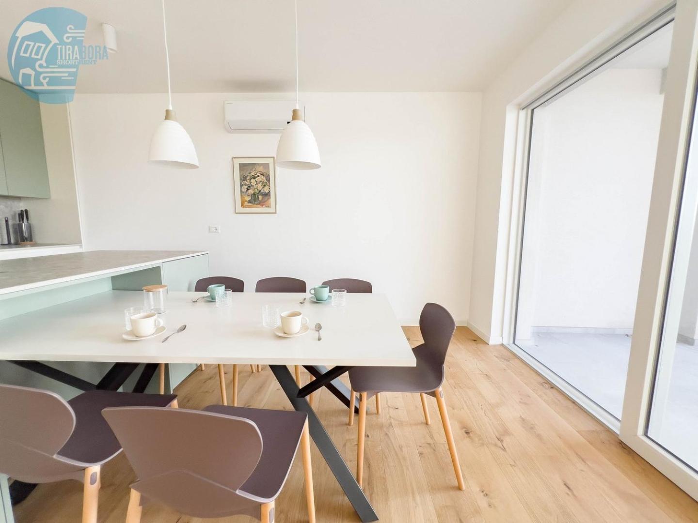 Blue Life 3b Tirabora Short Rent