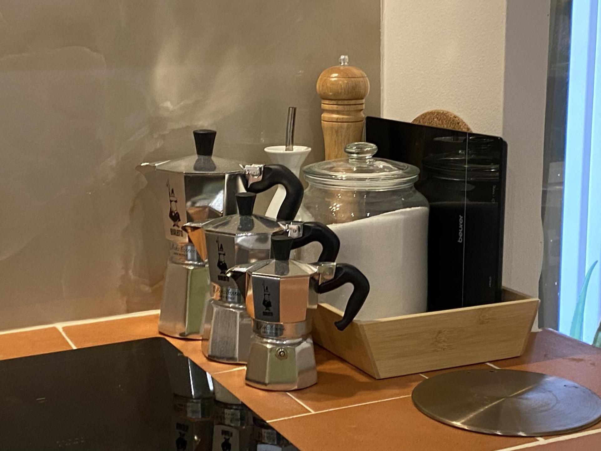 Coffee/tea facilities