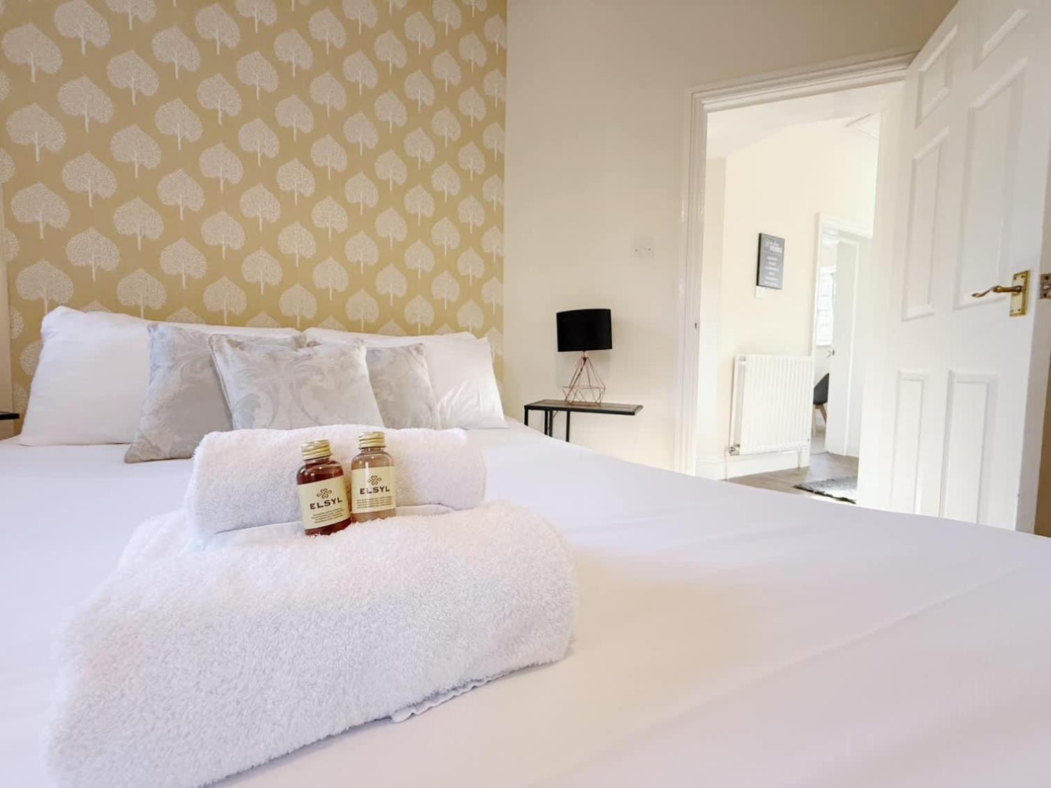 Cosy 1-bedroom cottage next to Combe Lodge Venue