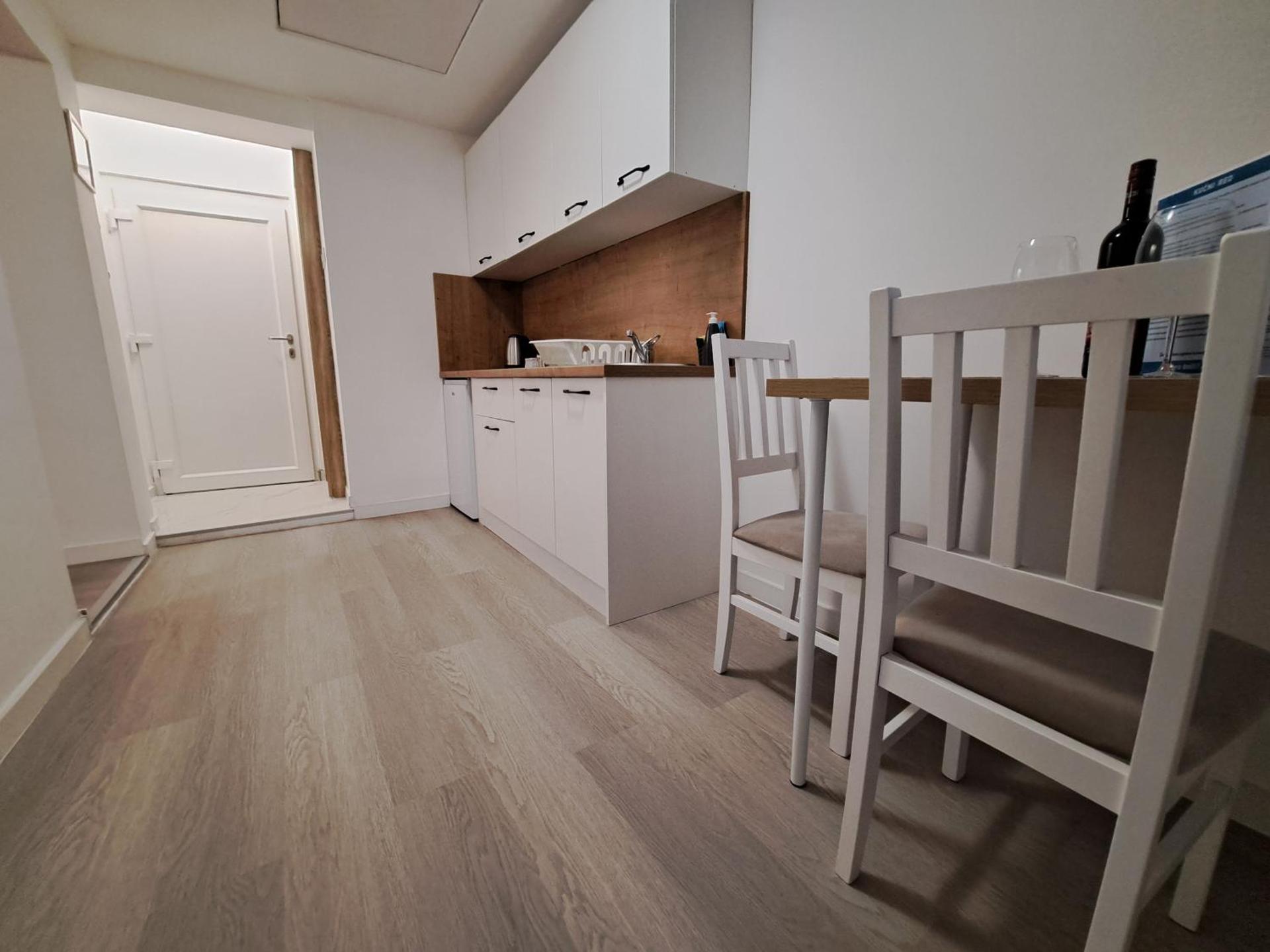 Apartments Orlić - Self check-in with code, WI-FI, Netflix, smart TV, garden
