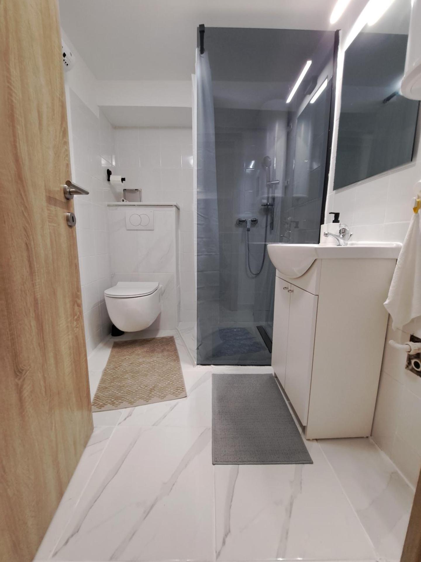 Apartments Orlić - Self check-in with code, WI-FI, Netflix, smart TV, garden